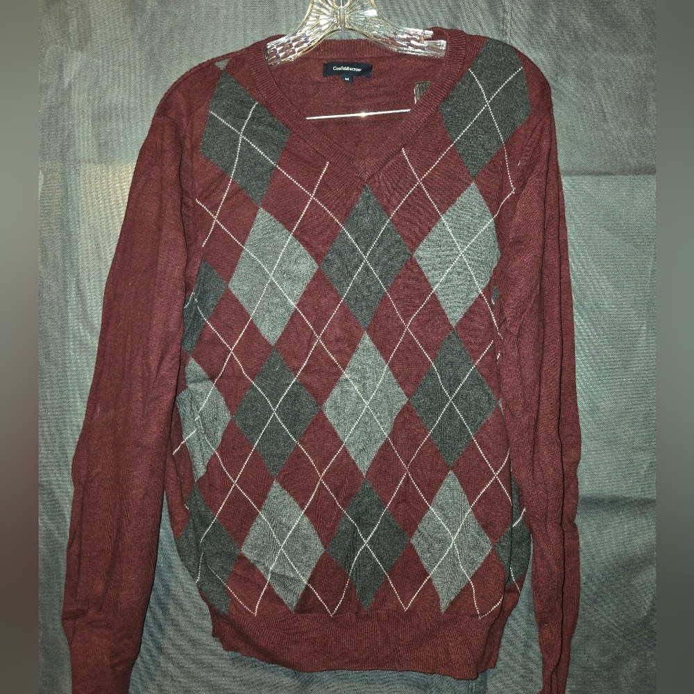 Croft & Barrow Men's V-Neck Argyle Sweater - Burgundy and Gray
